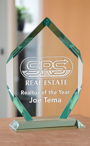 Mallory Jade Glass Award - Medium