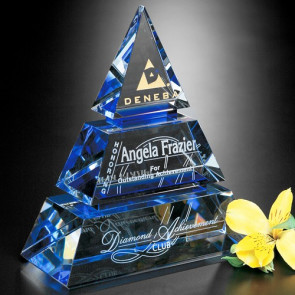 Accolade Pyramid 6 in.